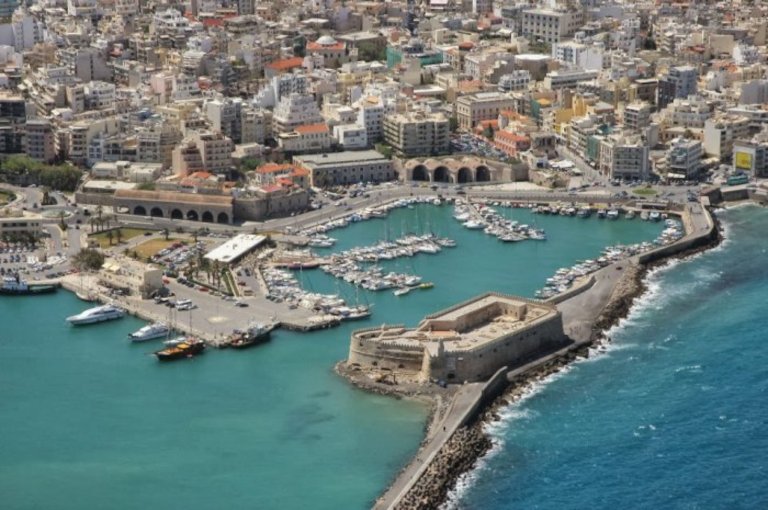 Πανοραμική άποψη από τον βορρά